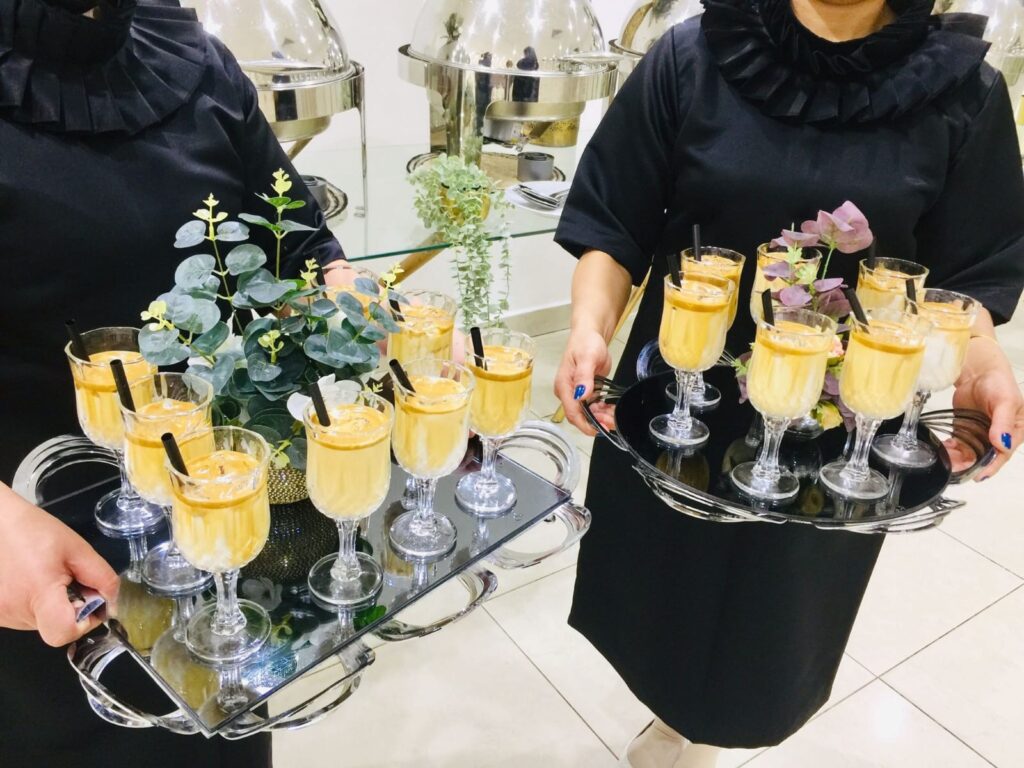 خدمة شاي وقهوة عزاء بالكويت
